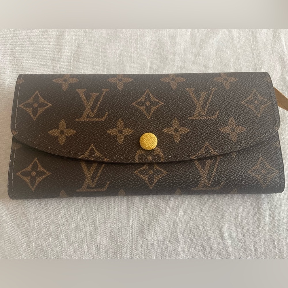 LV Emilie wallet